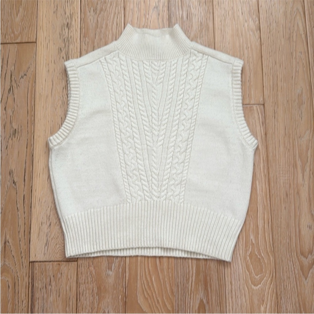 Marc New York Ivory Cable Knit Turtleneck Sweater Vest Size Medium
